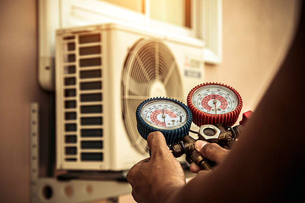 Professional Ac Installation technician working in Hoagland, IN